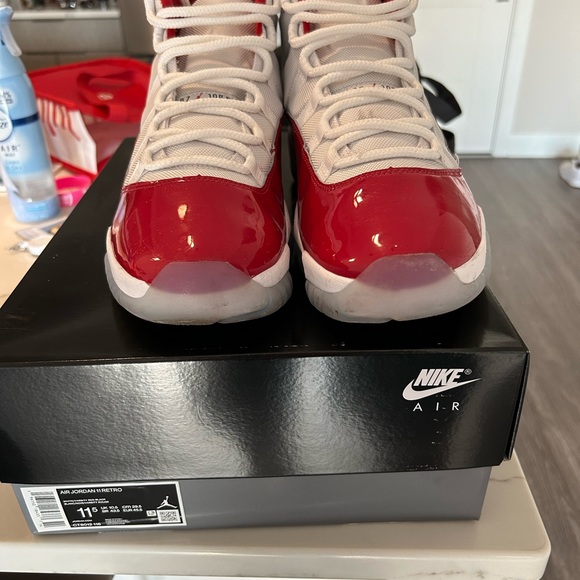 Men’s Air Jordan 11 Retro “Cherry” Size 11.5 - Picture 8 of 9